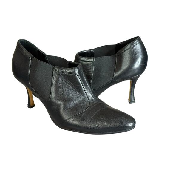 Manolo Blahnik Black Banded Leather Ankle Booties EU 36.5 Chic Band Detail - Picture 11 of 11